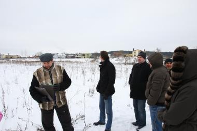 Verslininkų norą prie pat Neries statyti namus į viešumą iškėlė kaimyninių namų gyventojai.