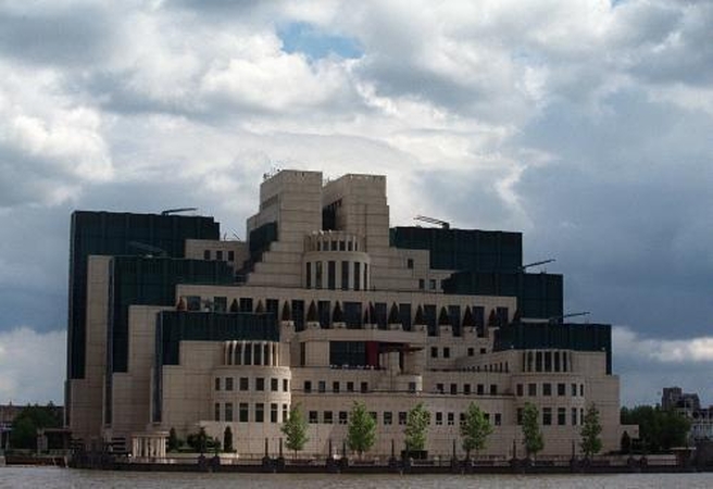 B.Berezovskį nužudė                   MI6?
