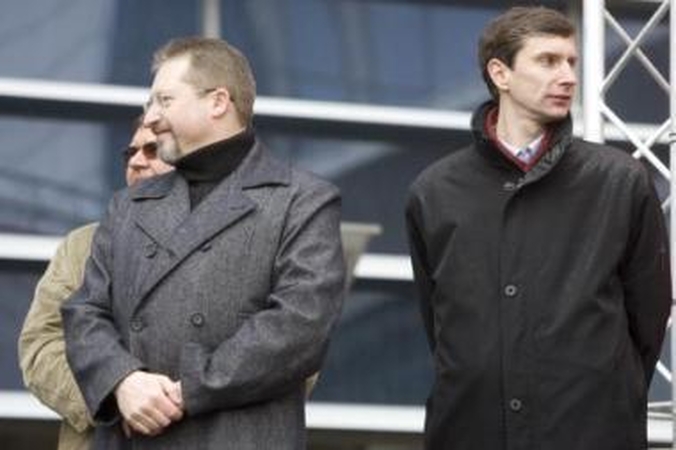 Fronto partiją ardo rietenos