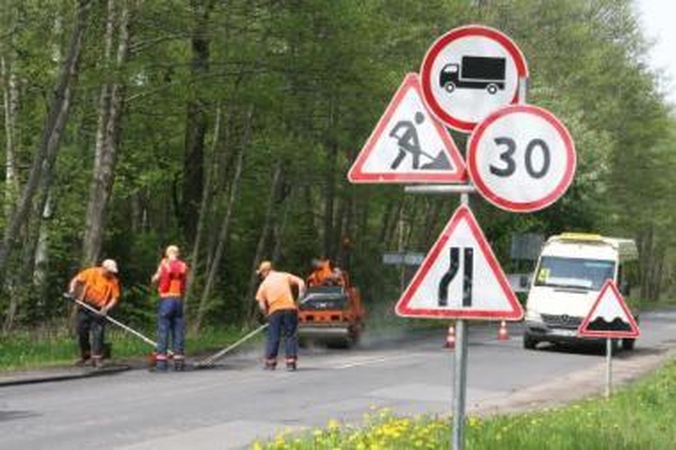 Įsismarkavo gatvių remonto darbai