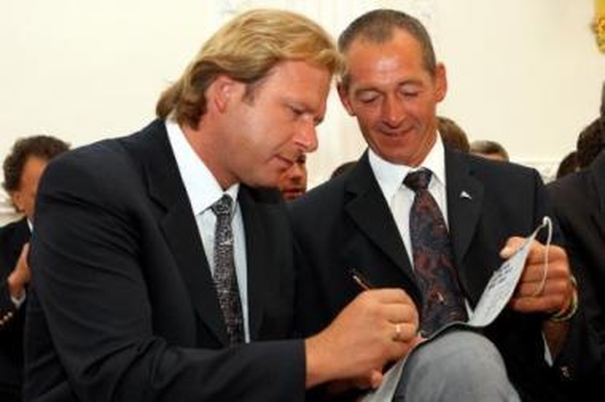 Saviškiai: didžioji dalis "Ambersail" buriuotojų, plaukusių aplink pasaulį, buvo kauniečiai, vienas jų L.Ivanauskas (dešinėje) vienintelis dalyvavęs visoje kelionėje.