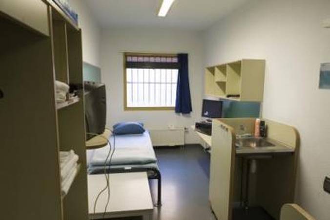 "Viešbutis": paprasti žudikai ir plėšikai galėtų tik pavydėti kardomojo kalinimo sąlygų žiauriausiems karo nusikaltėliams ir genocido vykdytojams.