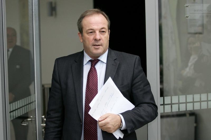 Interpeliacija vicemerui R. Adomavičiui įstrigo stalčiuose