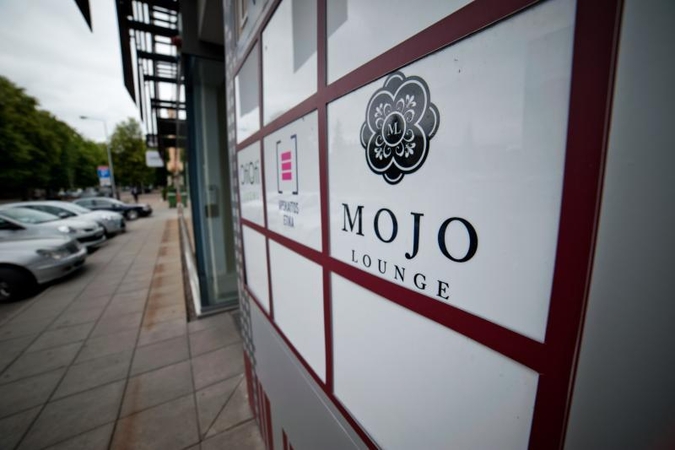 Su ramentais į naktinį klubą „Mojo Lounge“ – nevalia