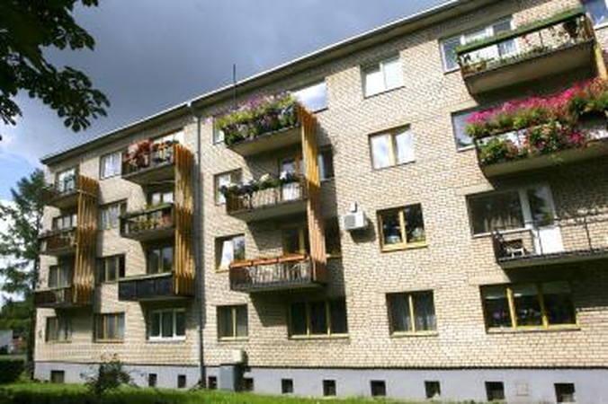 Kaip papuošti tamsų balkoną?