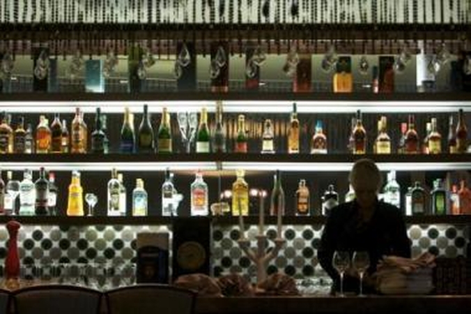 Alkoholiu kavinės dar prekiaus