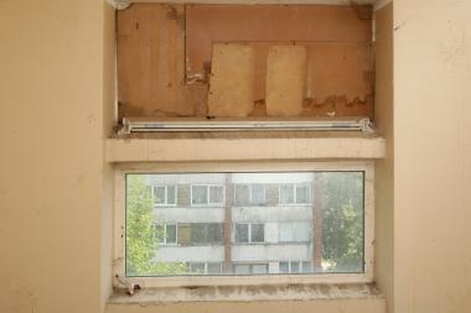 Socialiniai būstai Kaune: šiukšlės, išdaužyti langai, prasta apsauga