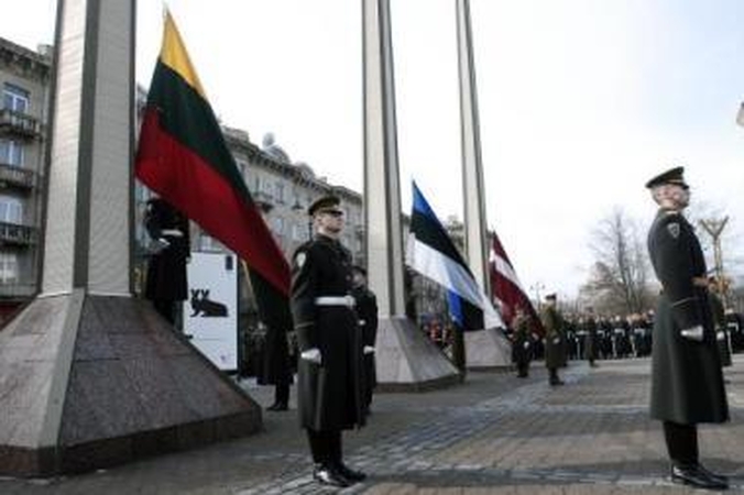 Aukos: vis daugiau ekspertų pripažįsta, kad Baltijos šalys patirs skaudžiausius krizės kirčius.