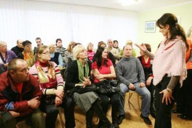 Kurčiųjų mokinių išlaikymo problemos persikėlė į gatvę