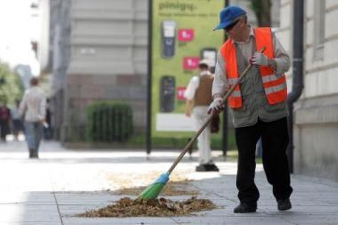 Kiemsargiai kentės iki rudens