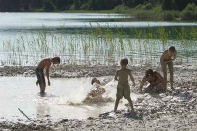 Koordinatės: Gėlos ežeras tyvuliuoja Vilniaus rajone, 2 km į rytus nuo Nemenčinės. (žemėlapis)