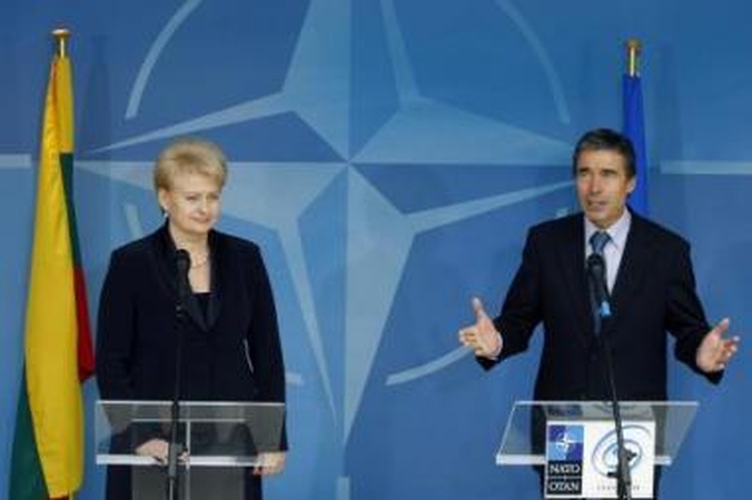 Advokatė: Lietuvos Prezidentė Dalia Grybauskaitė aktyviai bandė Aljanso partnerius įtikinti, kad Baltijos šalims reikia gynybos plano (nuotr. – NATO generalinis sekretorius Andersas Fogh'as...