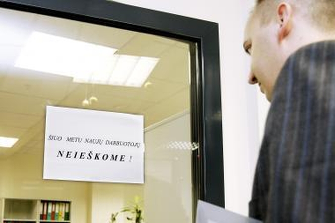 Stresas: šiuo metu daugelis bendrovių naujų darbuotojų neieško, todėl darbo netekusiems klaipėdiečiams susirasti kitą, net ir menkai apmokamą, itin sunku.