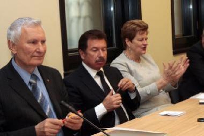 Reklama: Kaune išrinkti Seimo nariai žada vienyti jėgas ir dažniau rengti spaudos konferencijas.