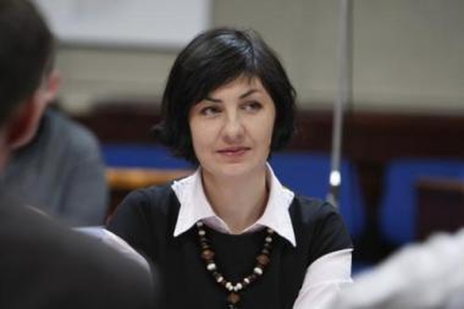 Priežastis: Etikos komisijos pirmininkė A.Velykienė kolegų nemalonę užsitraukė, kai inicijavo skundo dėl vicemerės elgesio nagrinėjimą.
