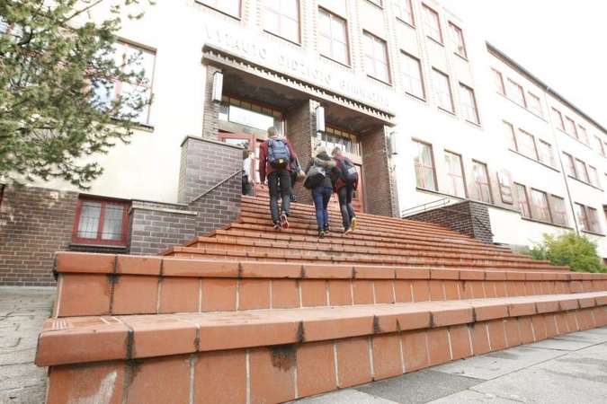 Laiptai – Klaipėdoje kliūtis balsuoti neįgaliesiems
