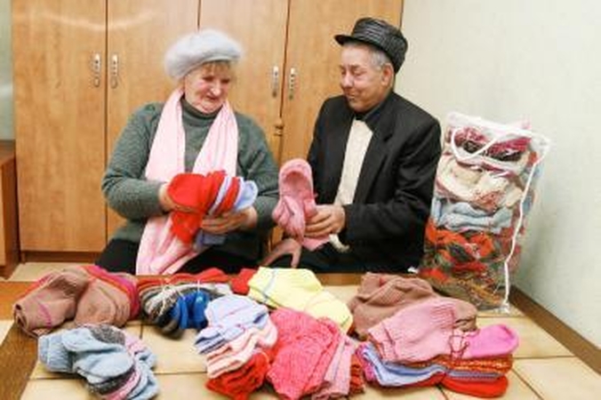 Gerumą įmezga  į kojines