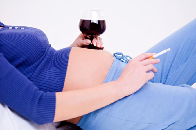 Alkoholį vartojanti nėščia moteris savo vaikui daro nepataisomą žalą