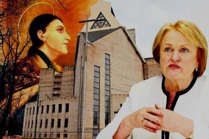 Nepavyko: nors gimtojoje Aukštaitijoje K.Prunskienė liaupsinama kaip bažnyčios globėja, uostamiesčio bažnyčioje nepavyko įtaisyti politikę liaupsinančių užrašų.