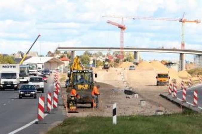 Rekonstrukcija: Jakų žiede darbai verda. Šiuo metu visiškai užbaigta estakados atkarpa Palanga–Kaunas.