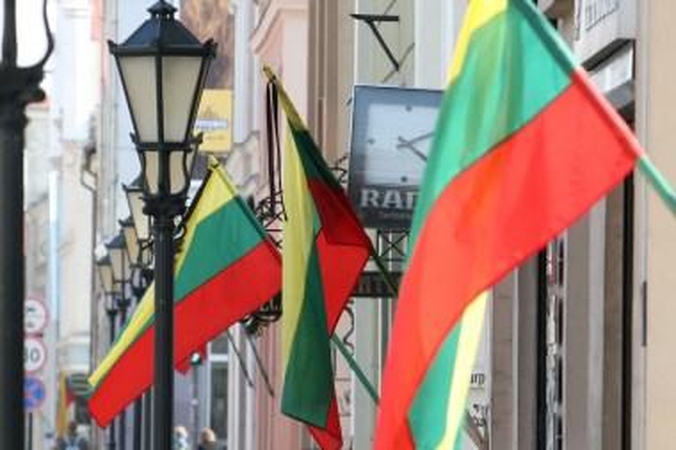 Gedulas: Klaipėdos centre juodais kaspinais perrištos vėliavos kabojo ant visų pastatų.
