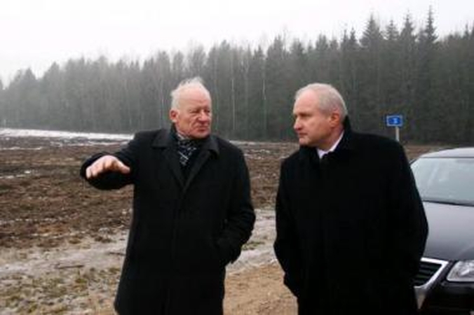 Gudručiai: buvusiam Vilniaus merui J.Imbrasui pataikavęs buvęs "Vilniaus vandenų" vadovas B.Miežutavičius (dešinėje) bendrovę gramzdino į nuostolius.