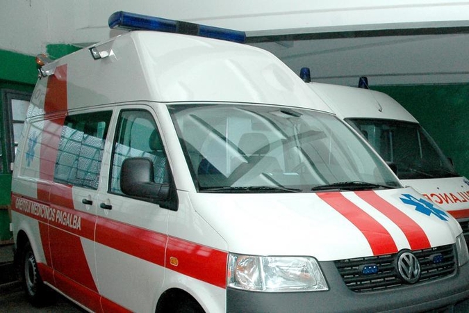 Žirmūnuose dvi girtos moterys užpuolė ir sužalojo pensininką