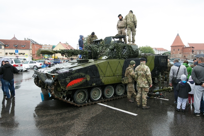 Beveik 70 proc. rusų ir 55 proc. baltarusių NATO laiko grėsme